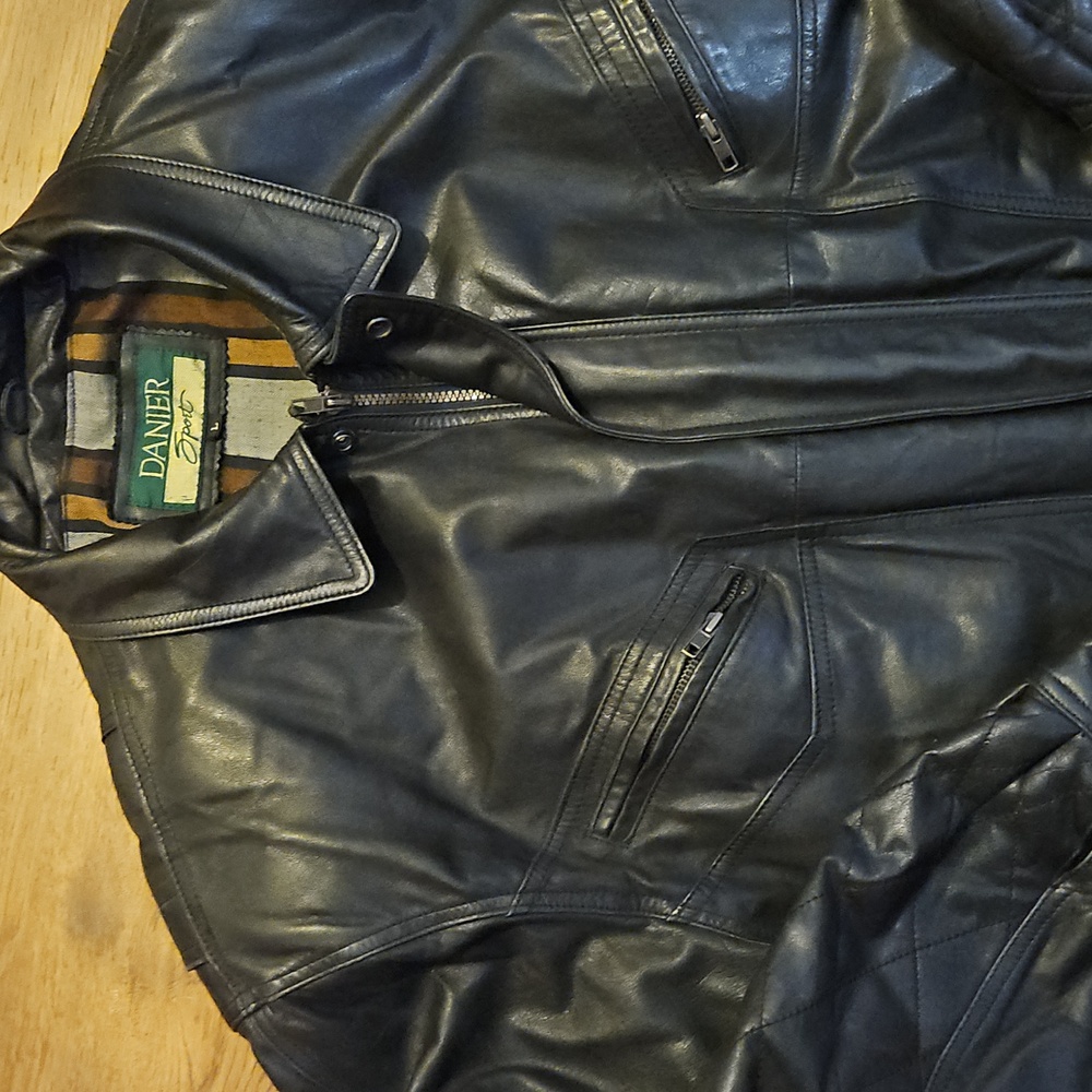 Danier mens large leather jacket